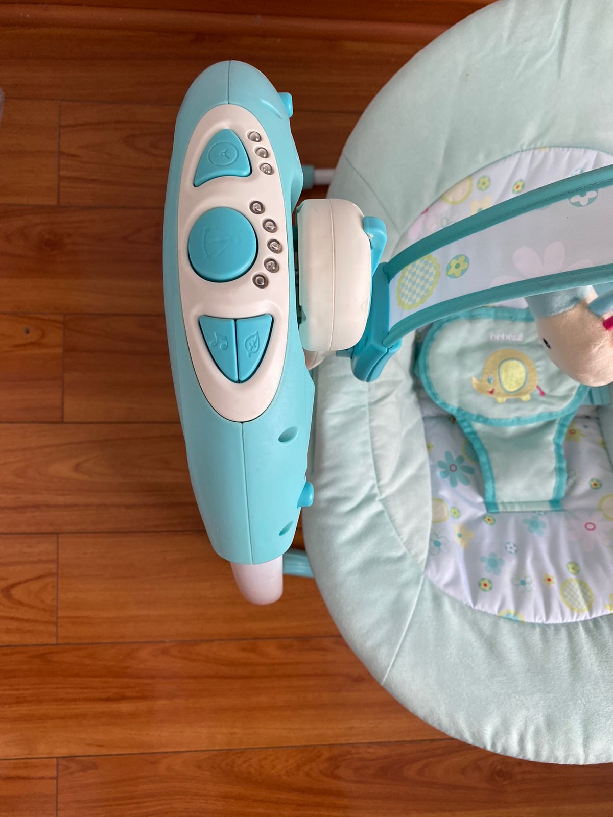 (#PG3786) Mecedora. Marca Bebesit