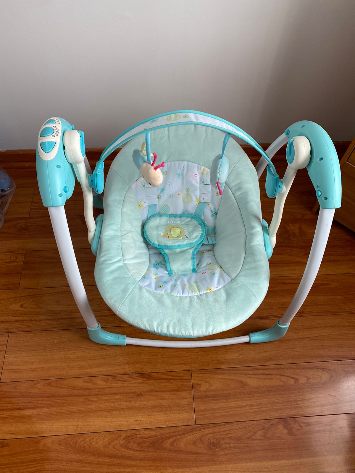 (#PG3786) Mecedora. Marca Bebesit