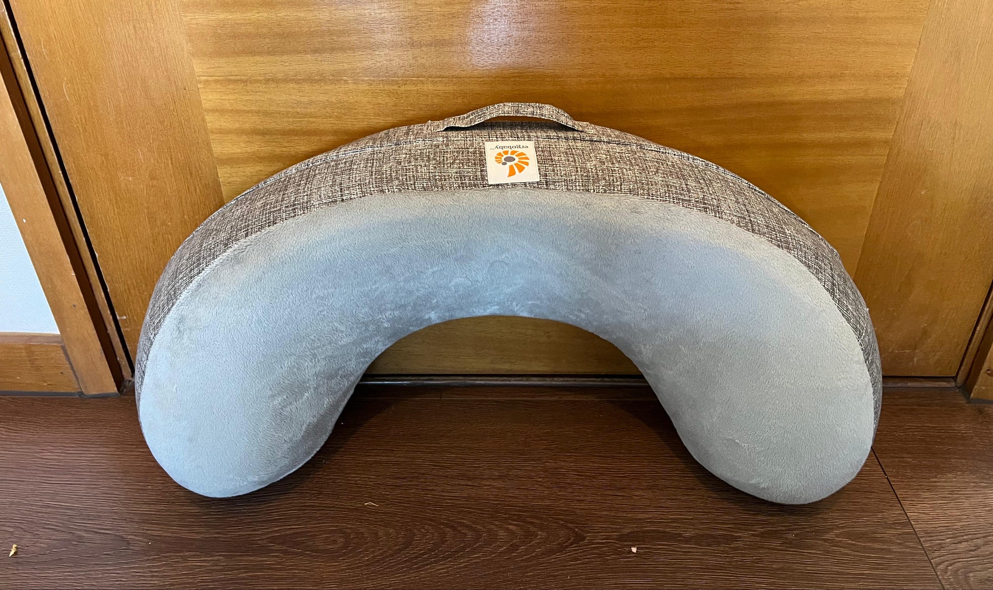 (#PG3798) Cojín de lactancia. Marca Ergobaby