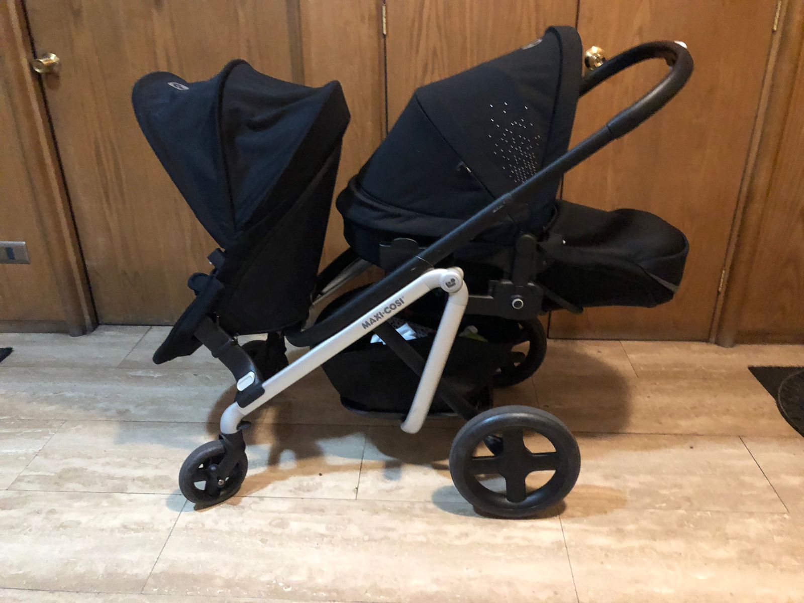 (#PG3817) Coche Travel System doble. Marca Maxi Cosi