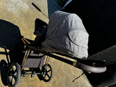 (#PG3822) Coche + Huevito. Marca Cybex