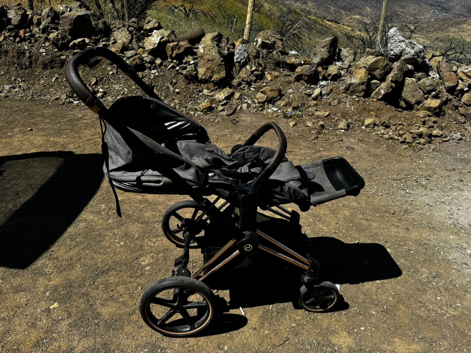 (#PG3822) Coche + Huevito. Marca Cybex