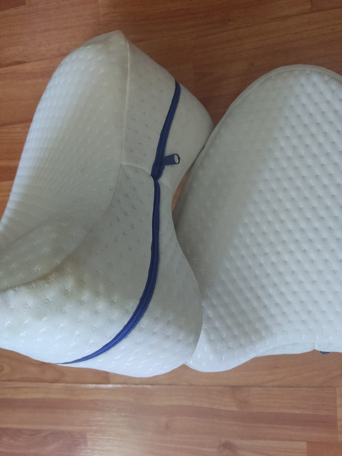 (#PG3828) Dos cojines ergonómicos. Marca Genérica