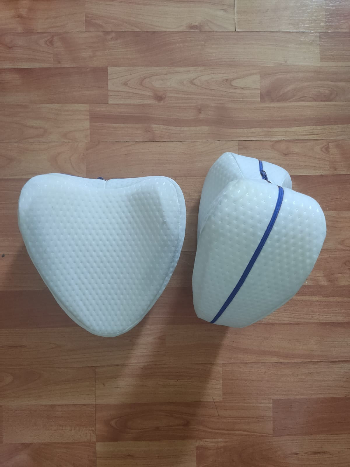 (#PG3828) Dos cojines ergonómicos. Marca Genérica