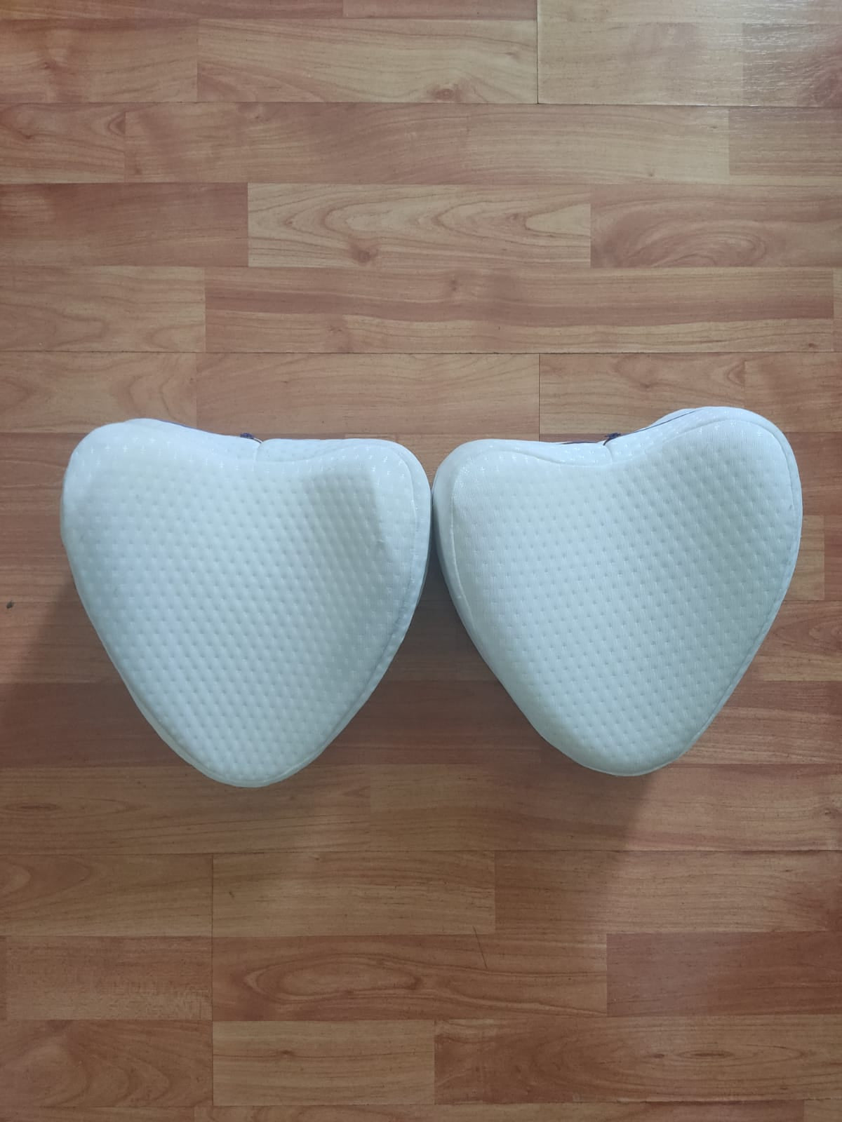 (#PG3828) Dos cojines ergonómicos. Marca Genérica