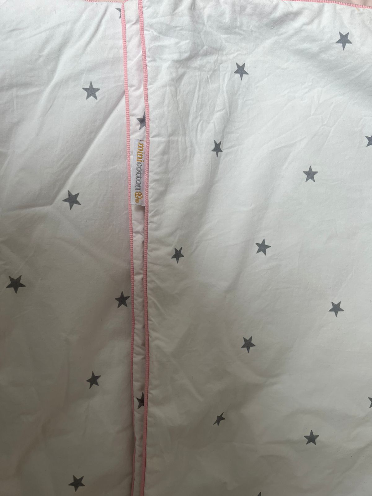 (#PG3866) Cubrecama para cuna. Marca Mini Cotton