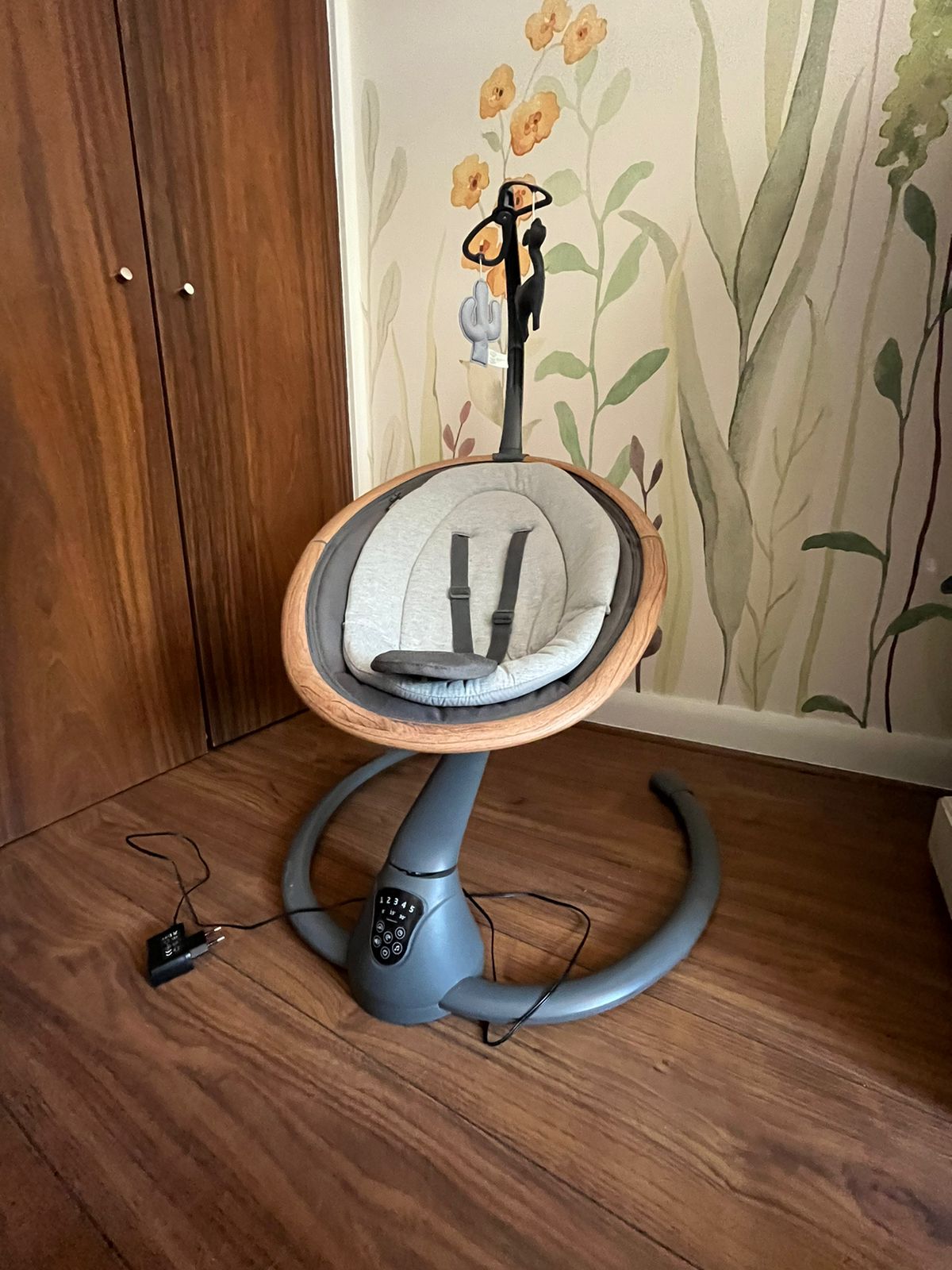 (#PG3908) Mecedora modelo Cassia. Marca Maxi Cosi