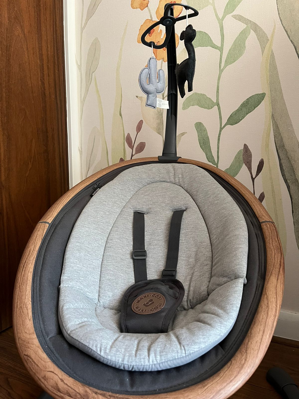 (#PG3908) Mecedora modelo Cassia. Marca Maxi Cosi