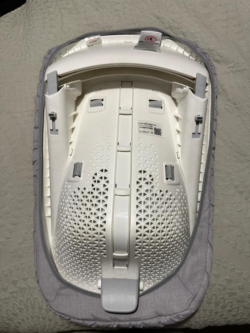 Silla para recién nacido Tripp Trapp Newborn Set, modelo gris. Marca Stokke (#PG5726)
