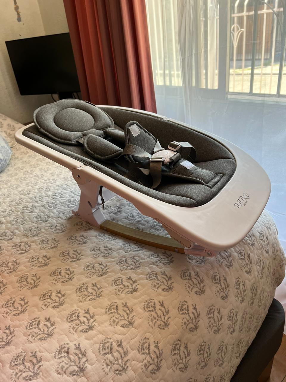 (#PG2770) Mecedora Nova. Marca Tutti Bambini