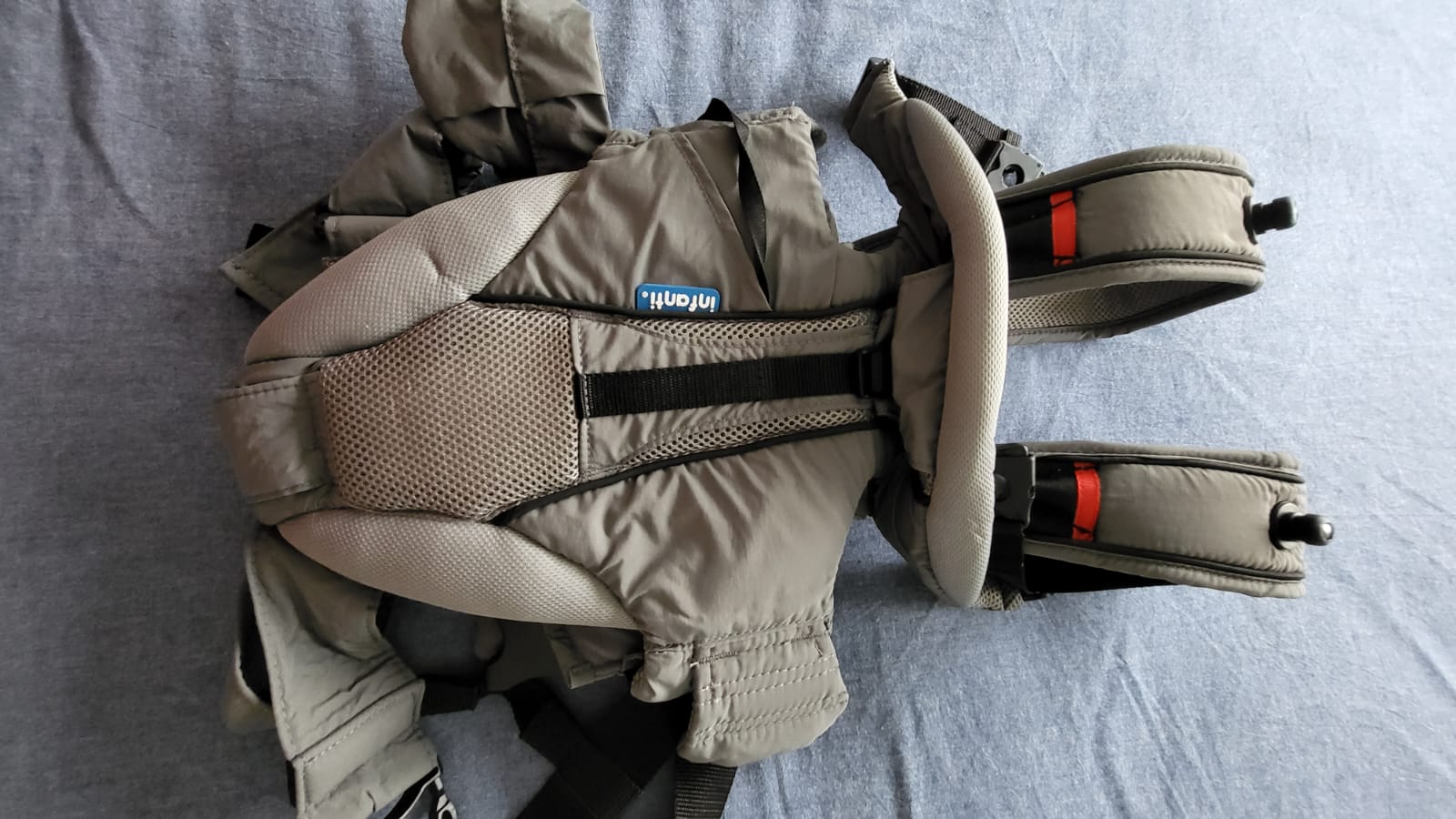 (#PG2776) Porta bebé. Marca Infanti