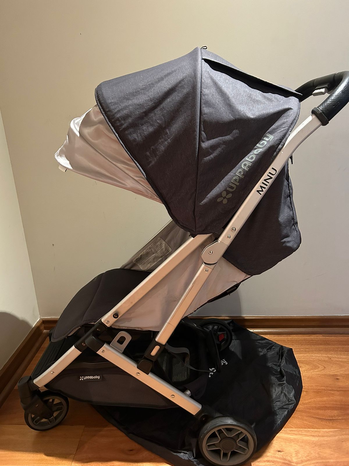 (#PG2790) Coche Minu V1. Marca Uppababy