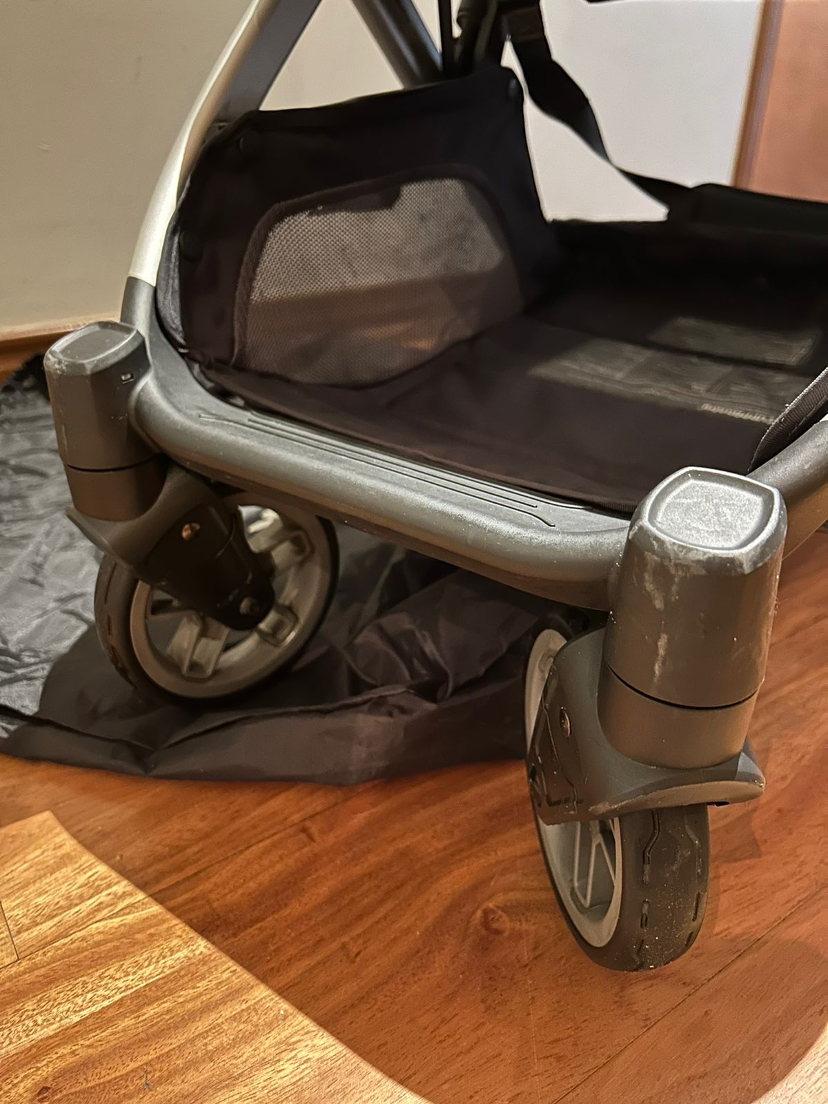 (#PG2790) Coche Minu V1. Marca Uppababy