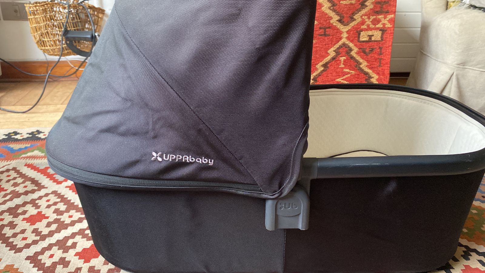 (#PG2810) Bassinet coche Vista y Cruz Jake. Marca Uppa Baby