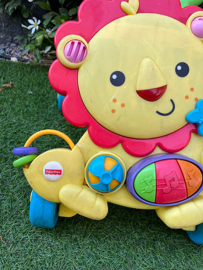 (#PG2821) Andador León. Marca Fisher Price