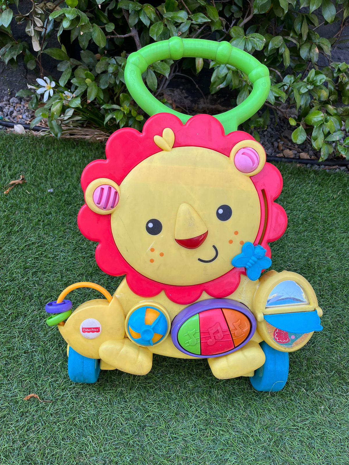 (#PG2821) Andador León. Marca Fisher Price