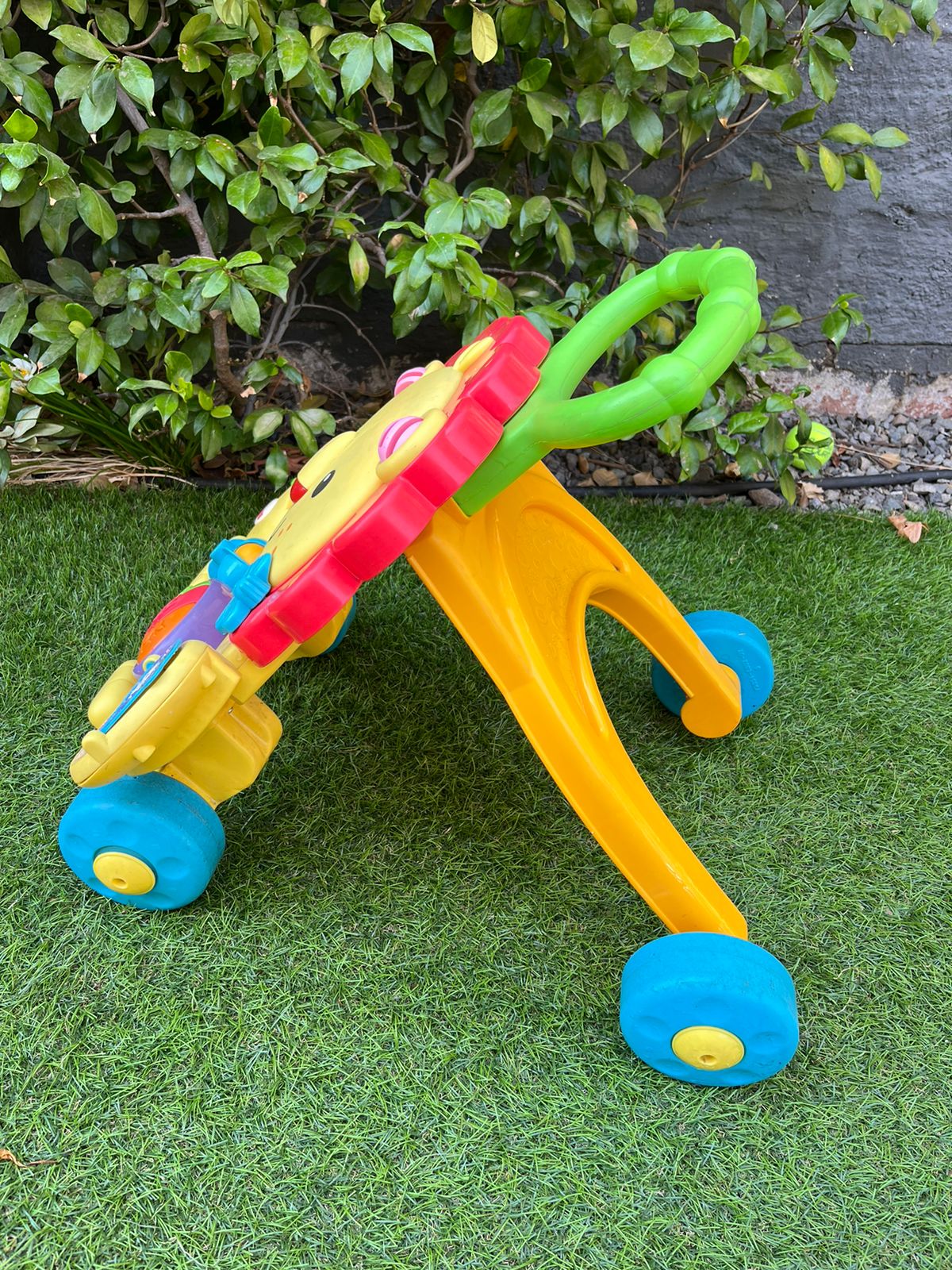 (#PG2821) Andador León. Marca Fisher Price