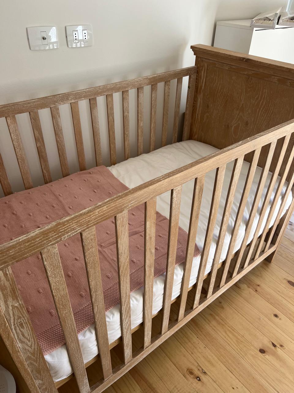 (#PG2842) Cuna y cama de transición madera + colchón Drimkip. Marca Mica Kids y Drimkip