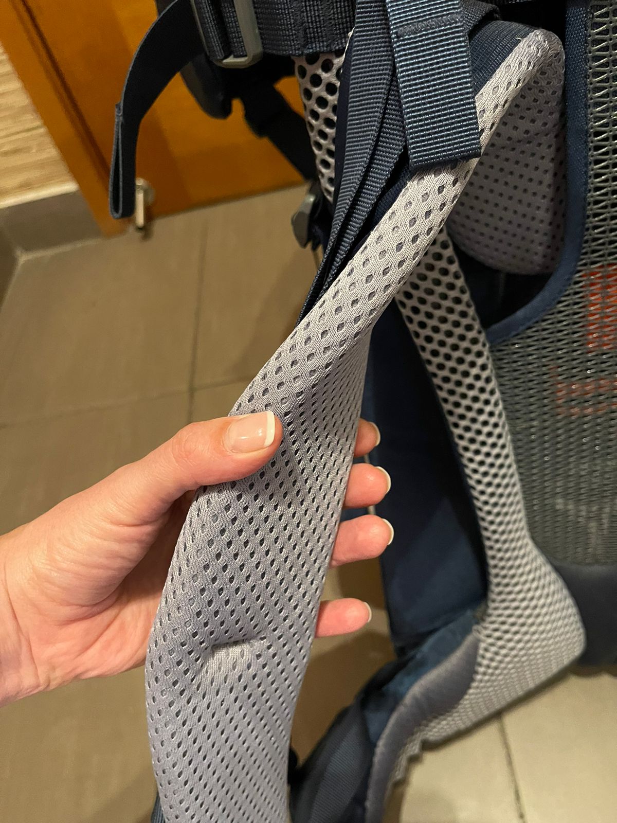 (#PG2855) Portabebé modelo Kid comfort Pro . Marca Deuter