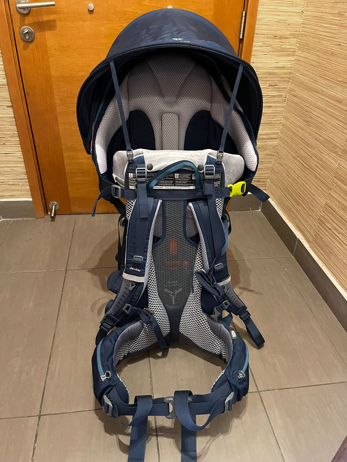 (#PG2855) Portabebé modelo Kid comfort Pro . Marca Deuter