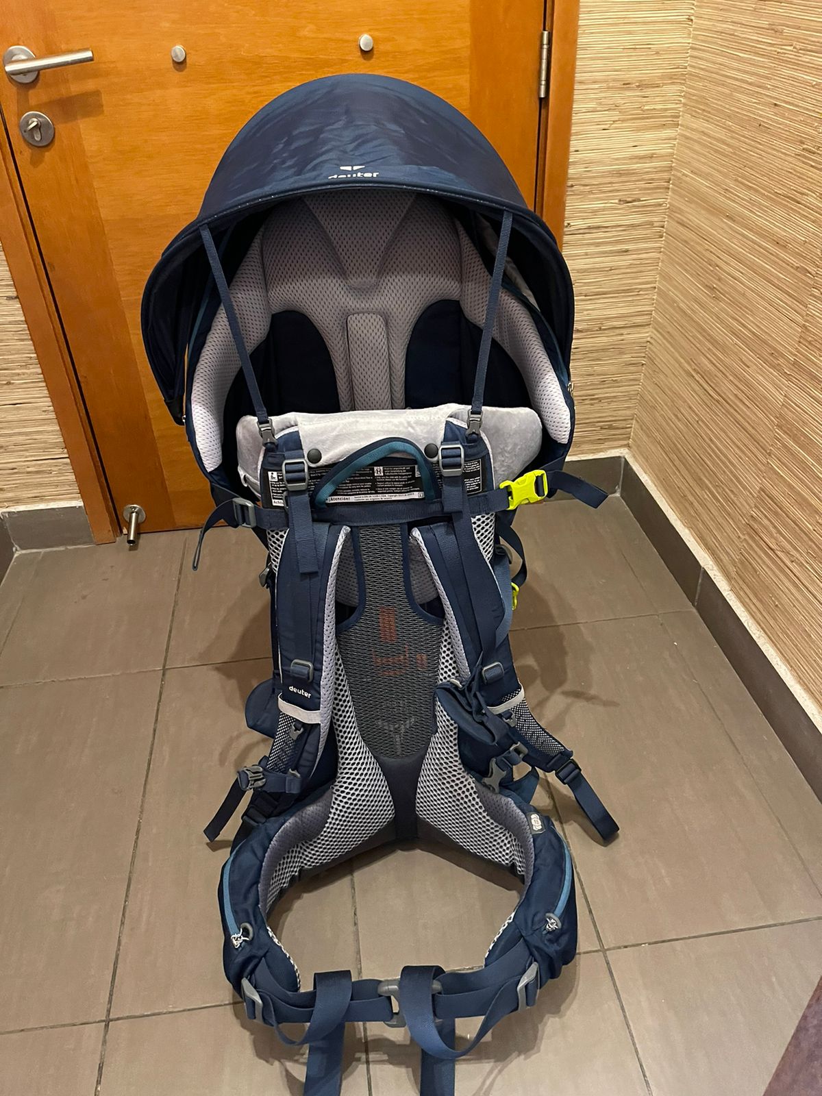 (#PG2855) Portabebé modelo Kid comfort Pro . Marca Deuter