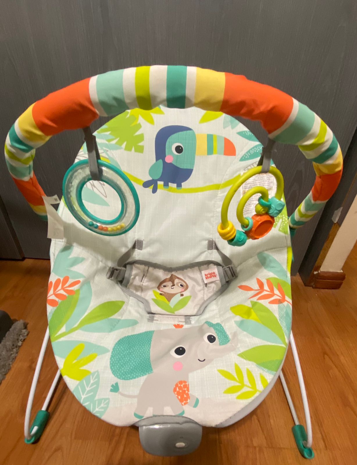 (#PG2873) Silla nido mecedora. Marca Bright Starts