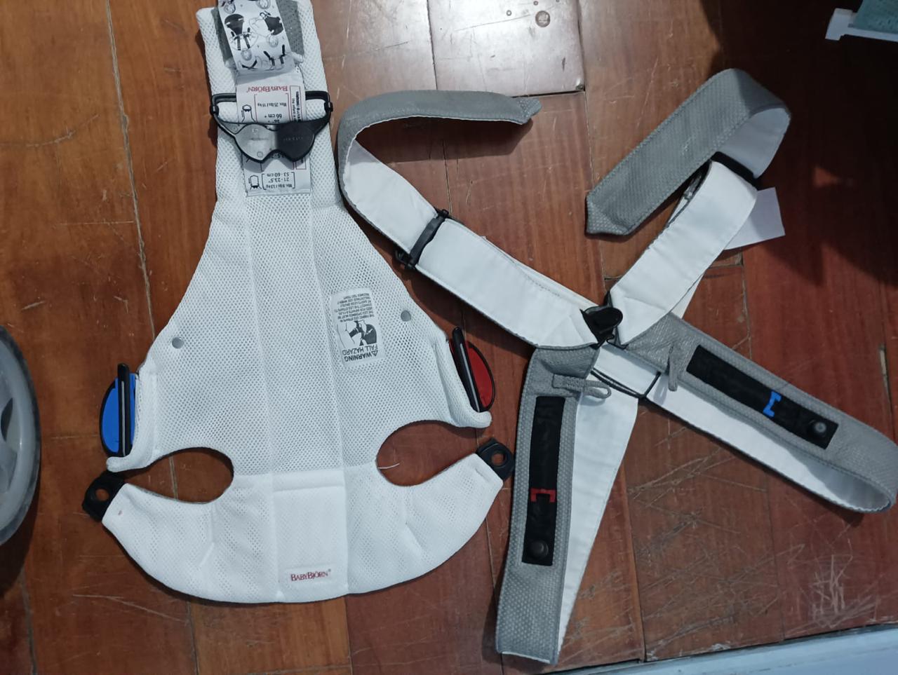 (#PG2895) Portabebé Light air 0-12 meses. Marca Baby Bjorn