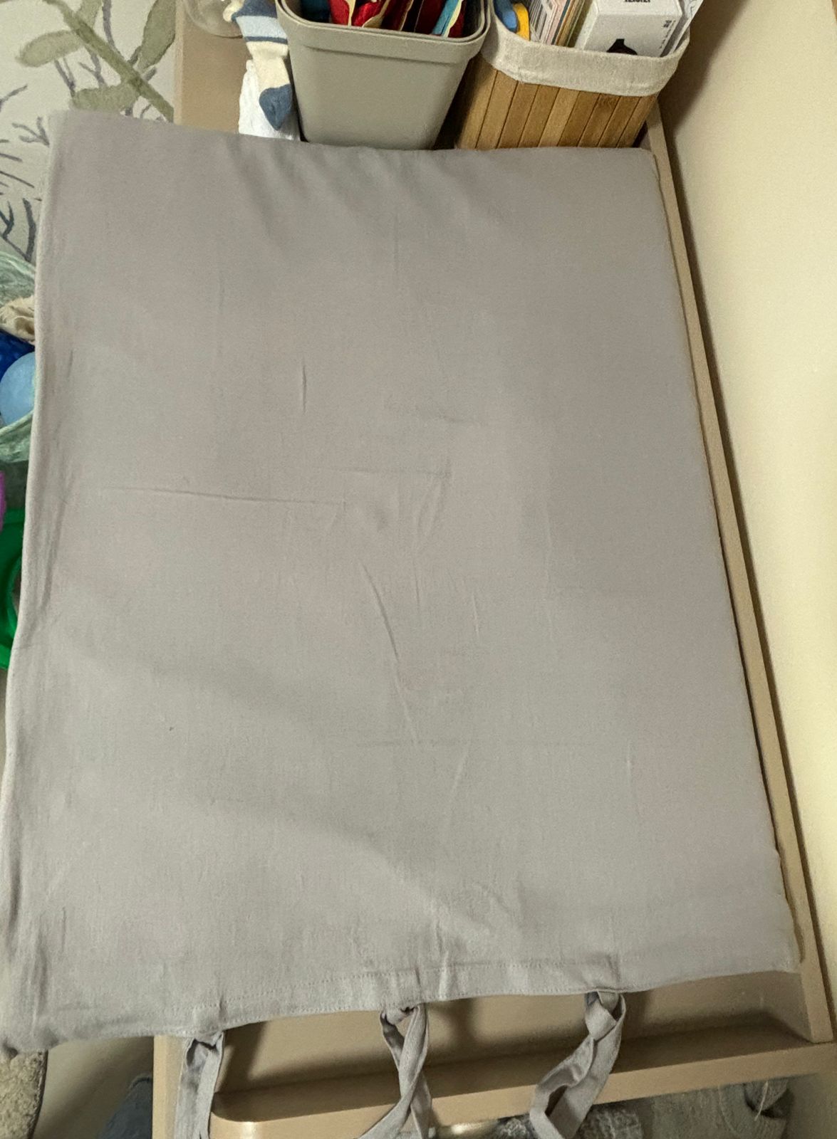 (#PG2914) Mudador anatómico. Marca Abeja Reina