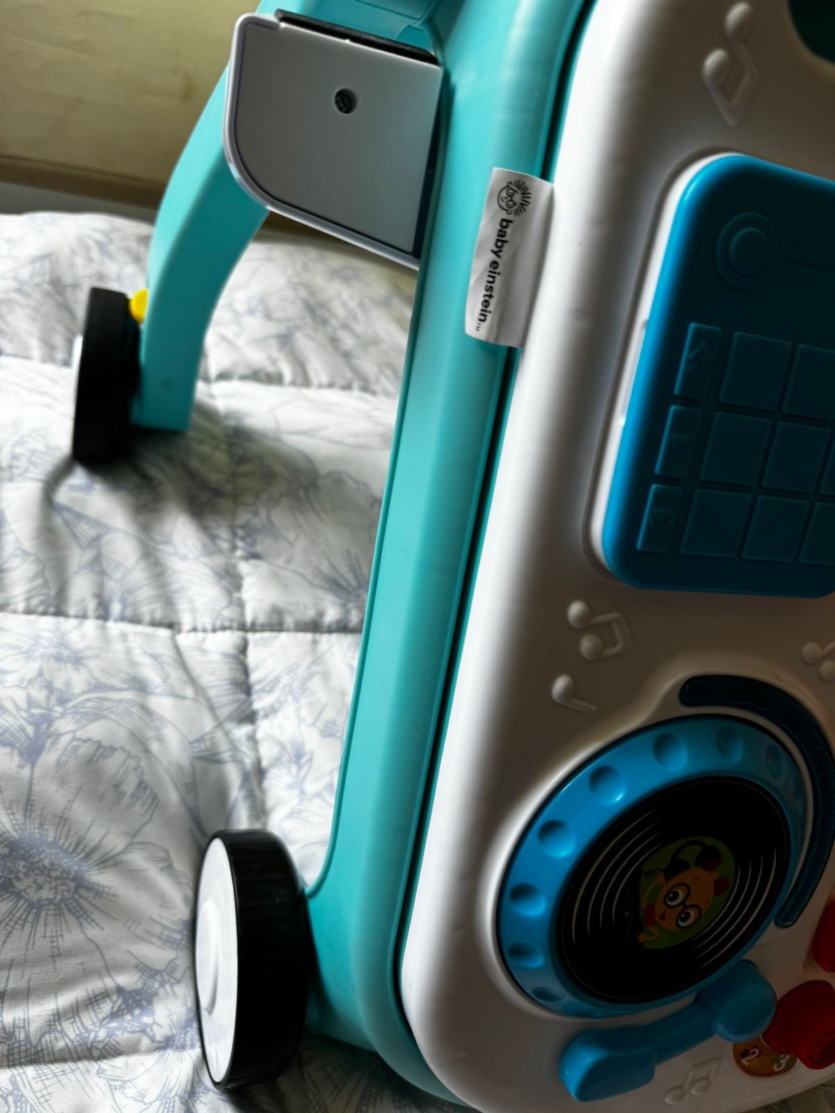 (#PG2918) Andador de empuje. Marca Baby Einstein