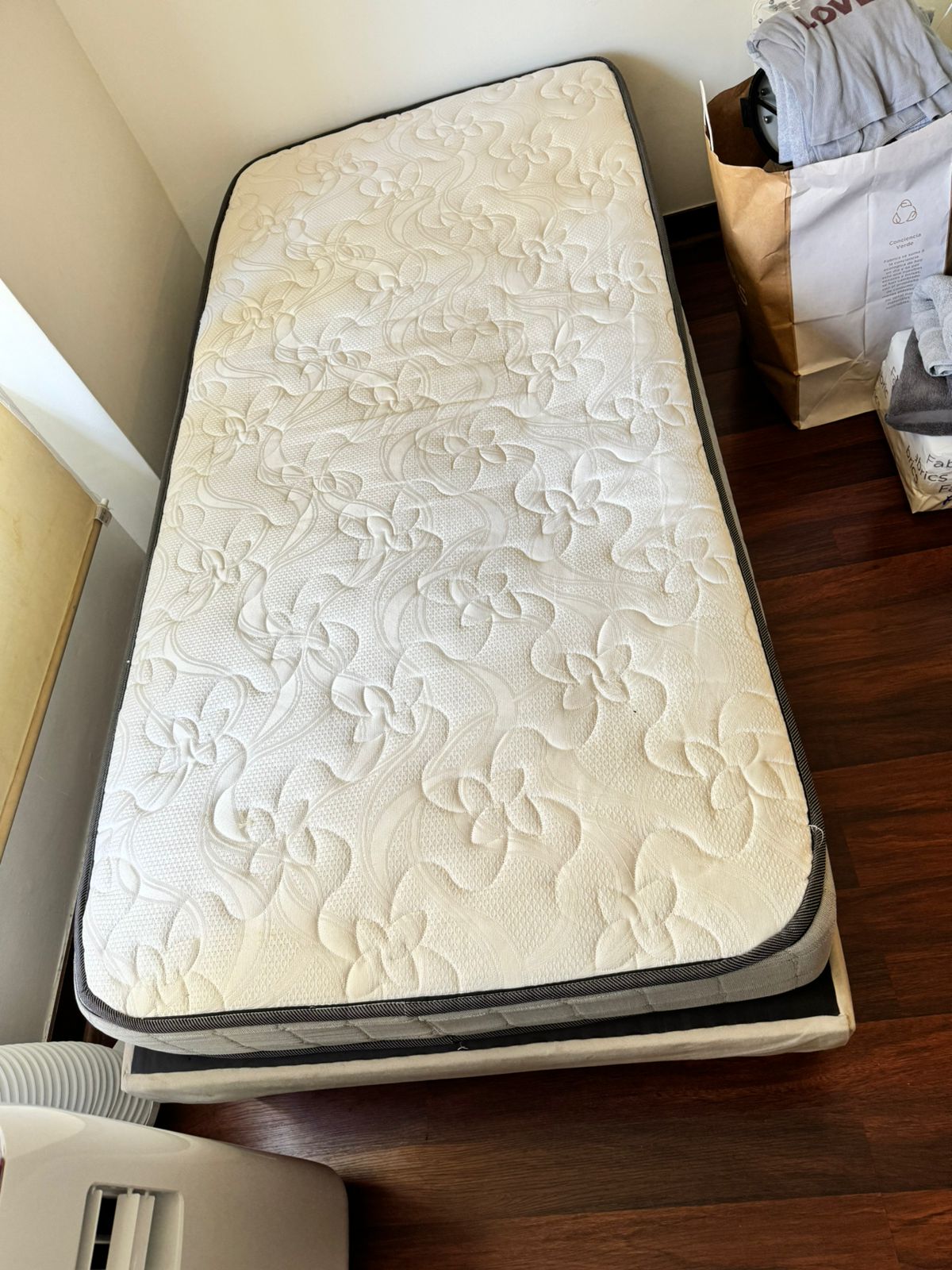 (#PG2929) Cama de 1 plaza. Colchón marca CIC, base Genérica