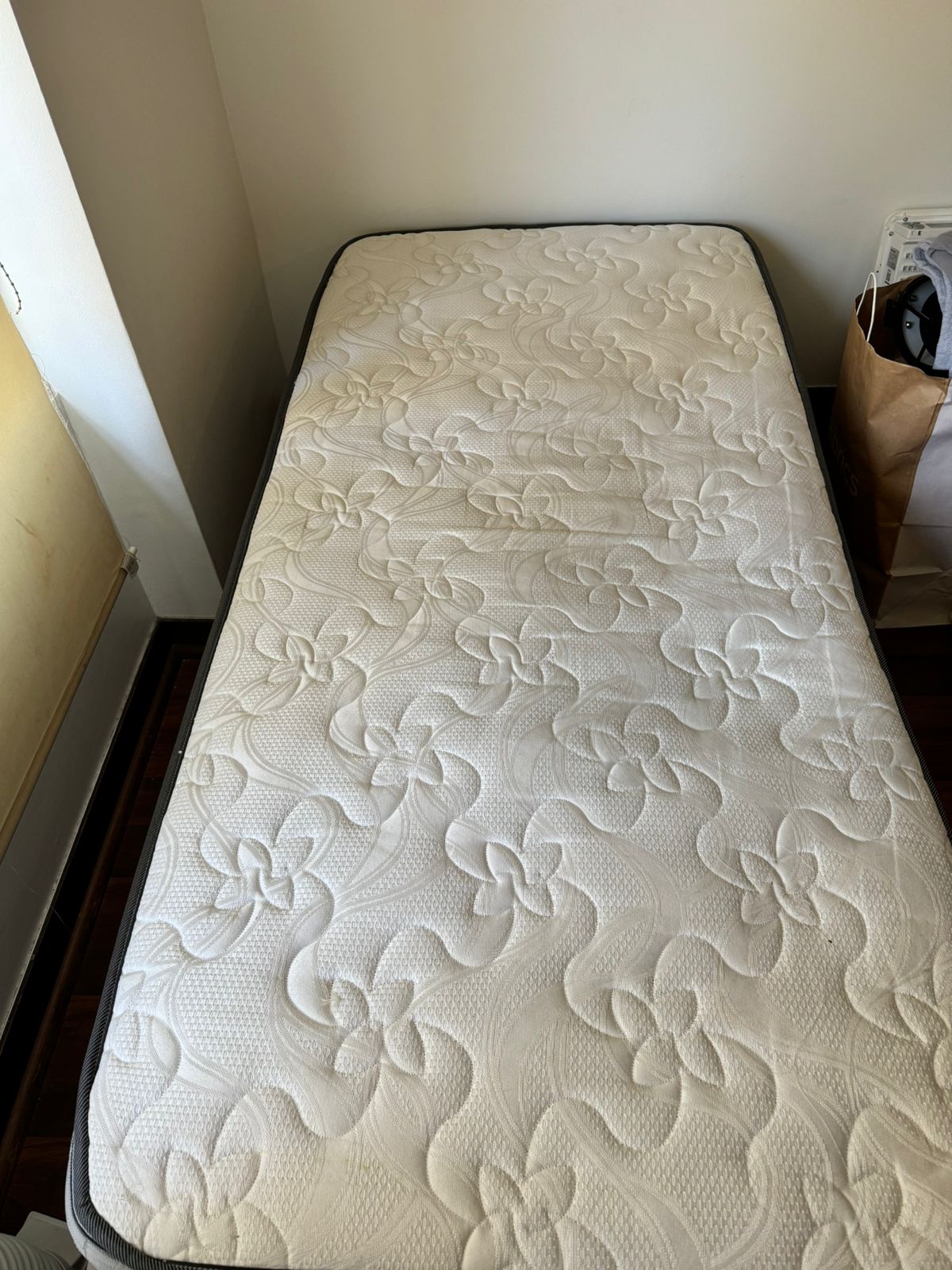 (#PG2929) Cama de 1 plaza. Colchón marca CIC, base Genérica