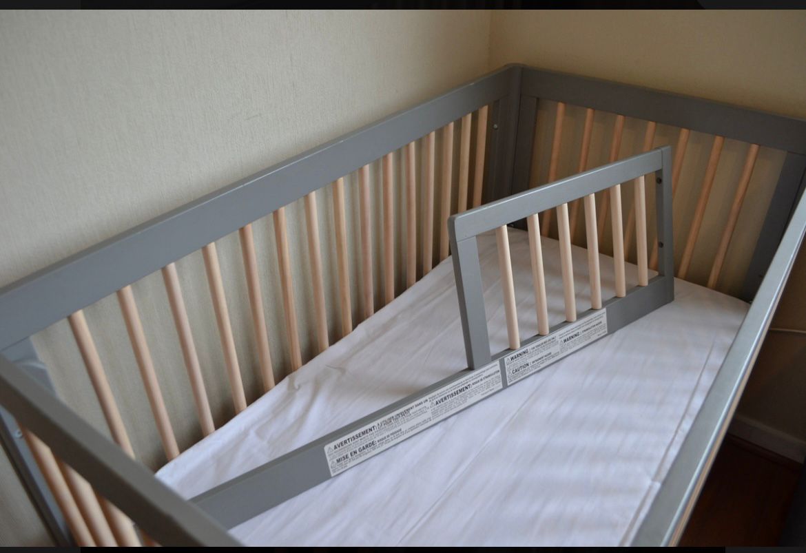 (#PG2951) Cuna Lolly 3 en 1 gris con madera + Colchón. Marca Babyletto y Drimkip