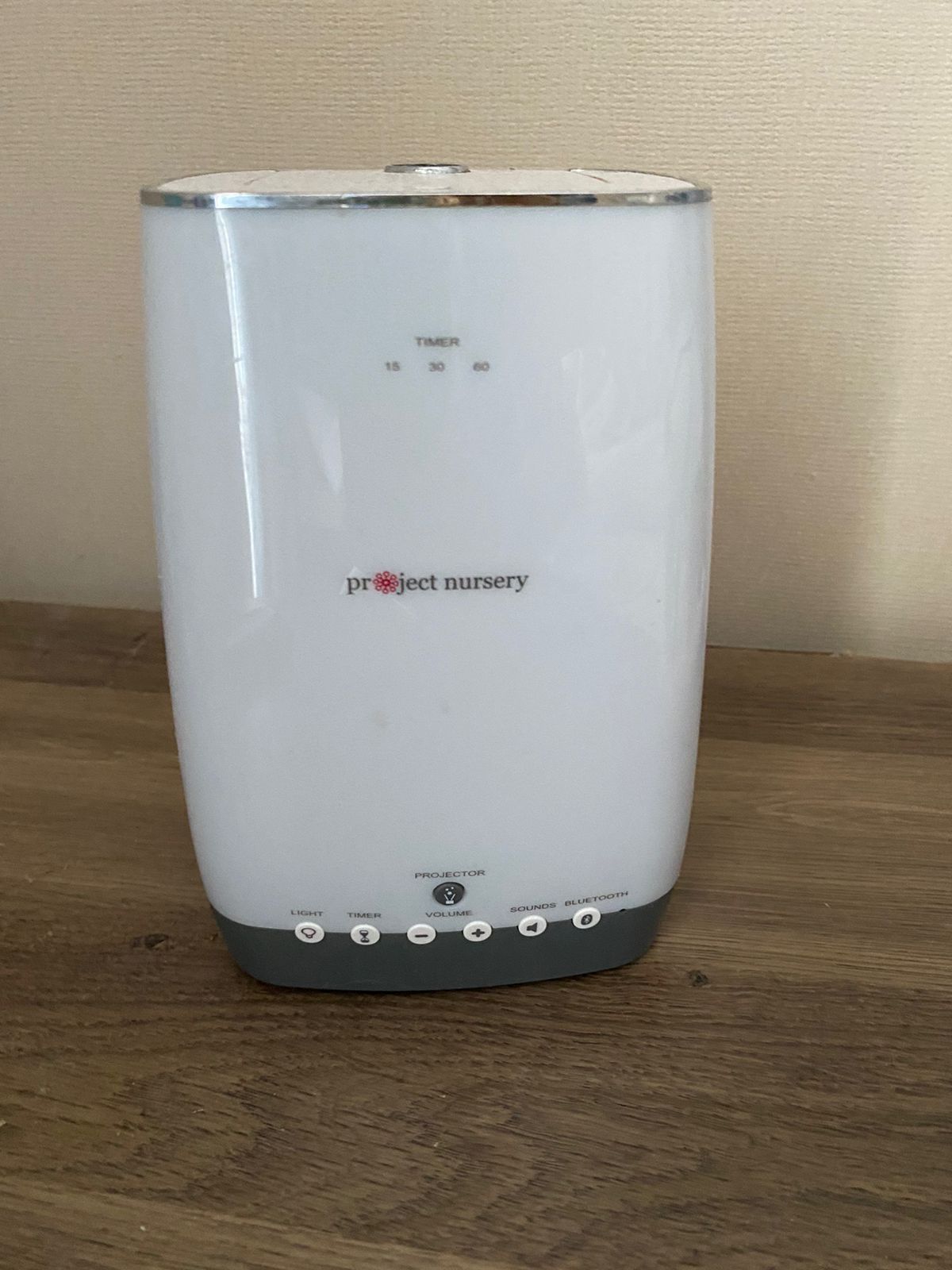 (#PG2957) Proyector, luz de noche, ruido blanco. Marca Project Nursery
