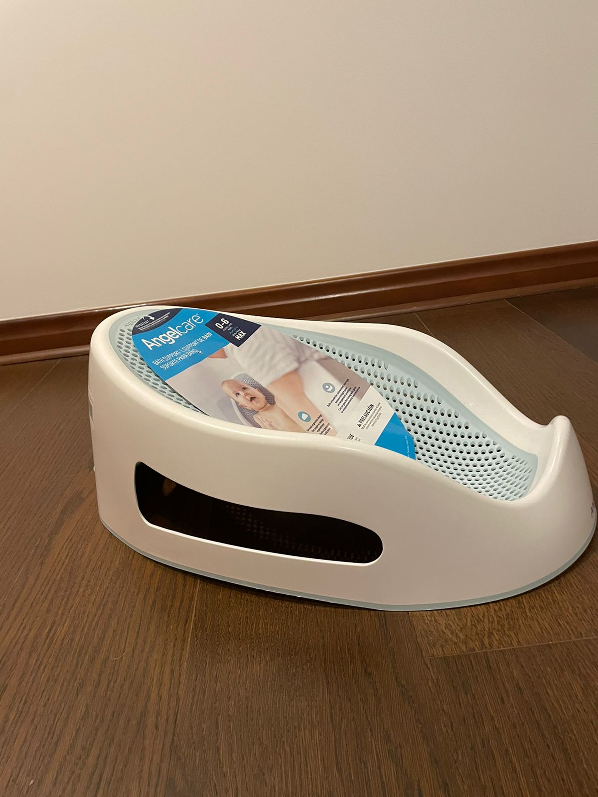 (#PG2969) Silla soporte para baño. Marca Angelcare