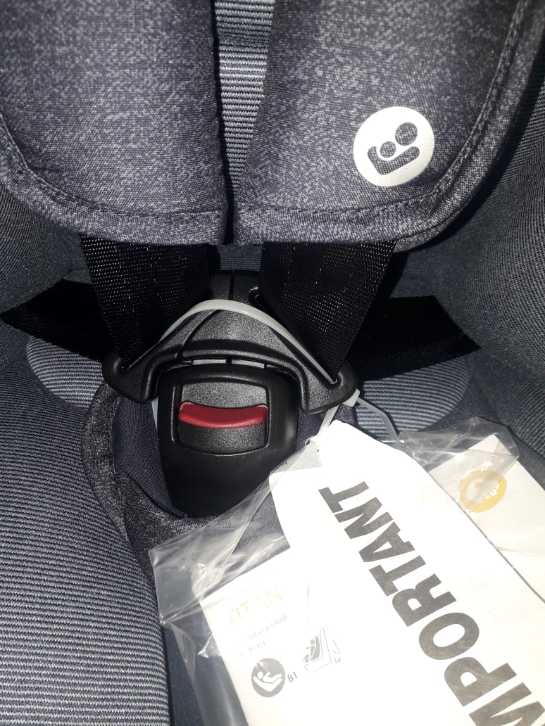 (#PG3007) Silla de auto combinada modelo Titan Nomad Blue. Marca Maxi Cosi