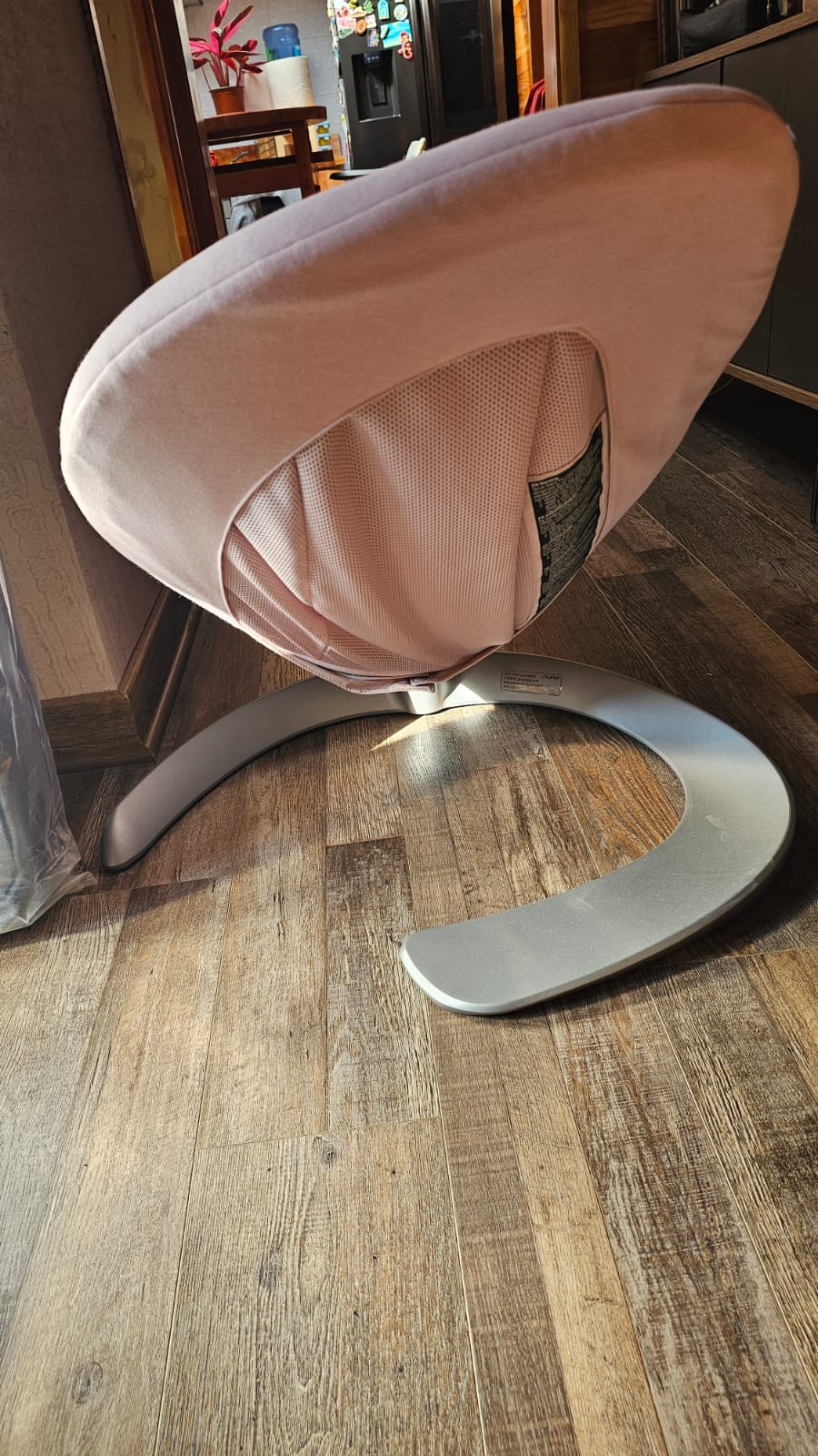 (#PG3015) Mecedora Leaf Grow. Marca Nuna