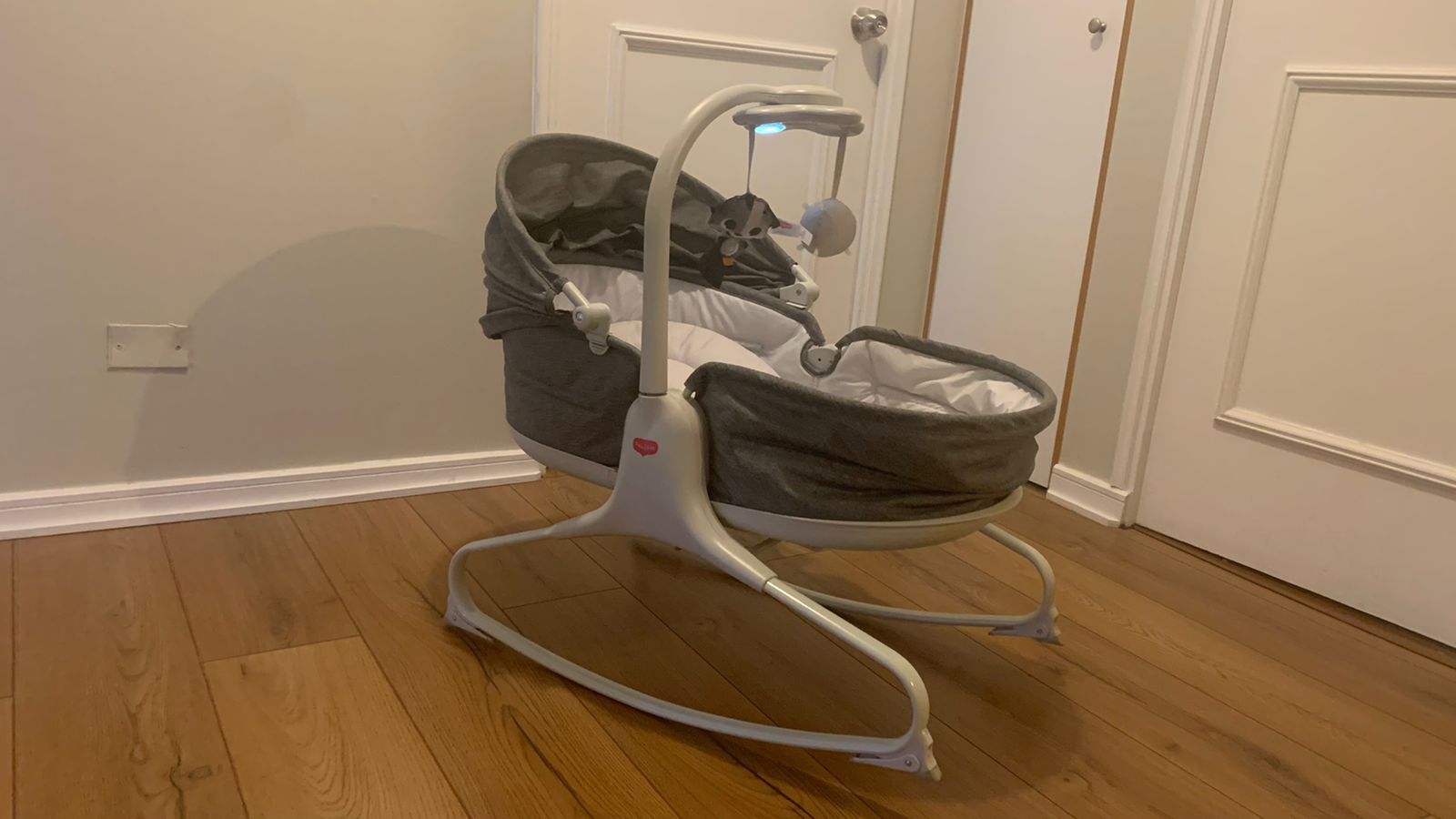 (#PG3034) Silla mecedora 3 en 1. Marca Tiny Love