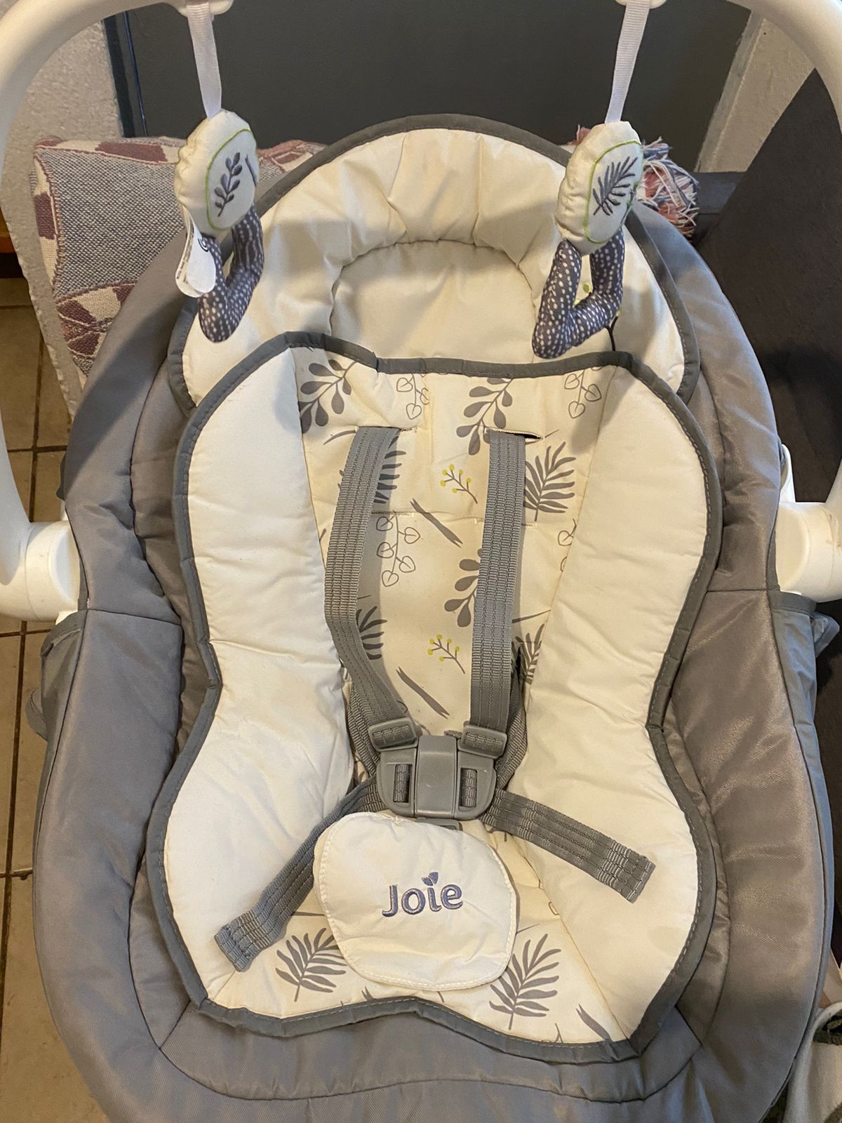 (#PG3038) Mecedora. Marca Joie