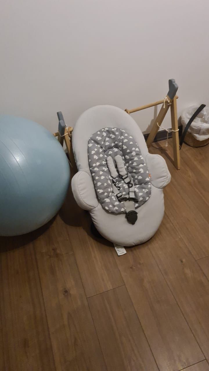 (#PG3063) Silla Mecedora Bouncer Modelo Steps. Marca Stokke