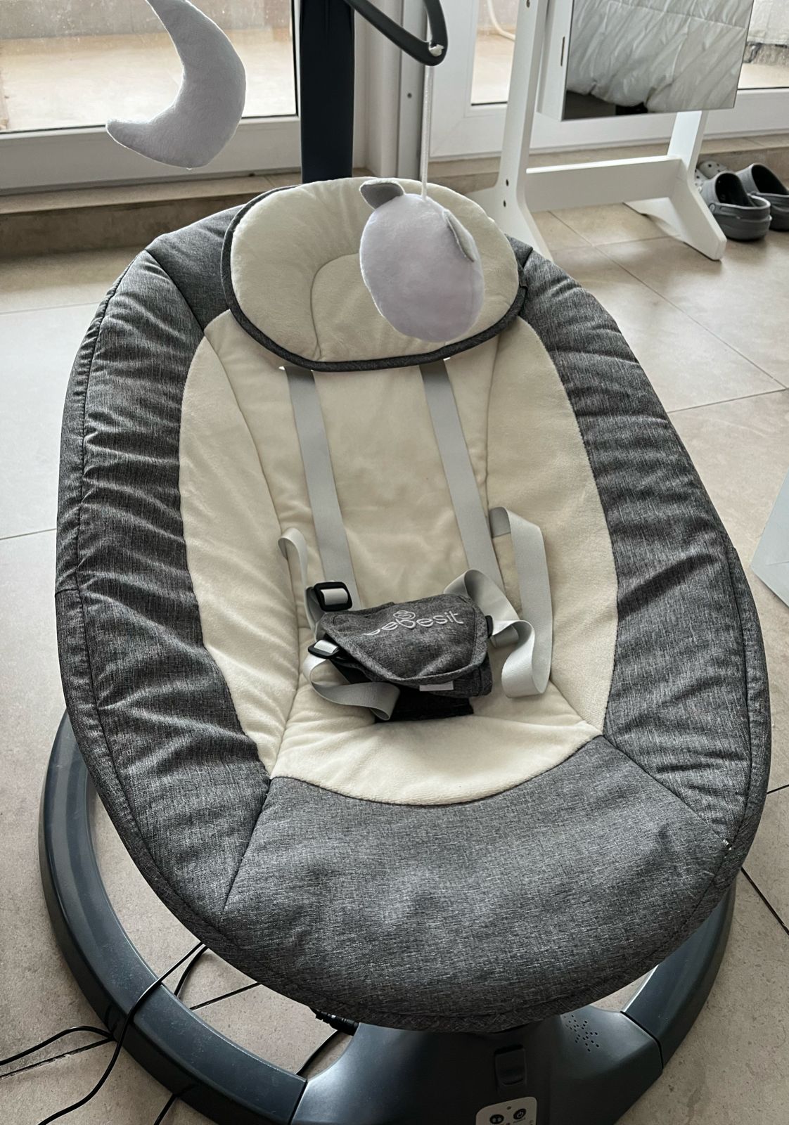 (#PG3068) Silla nido mecedora. Marca Bebesit