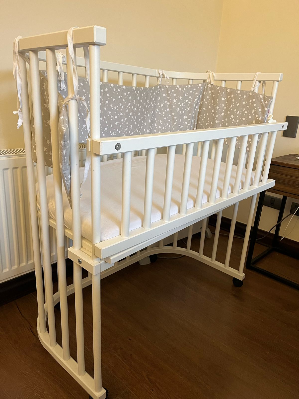 (#PG3069) Cuna Colecho Boxspring + Protector de cuna + Velo superior. Marca Babybay