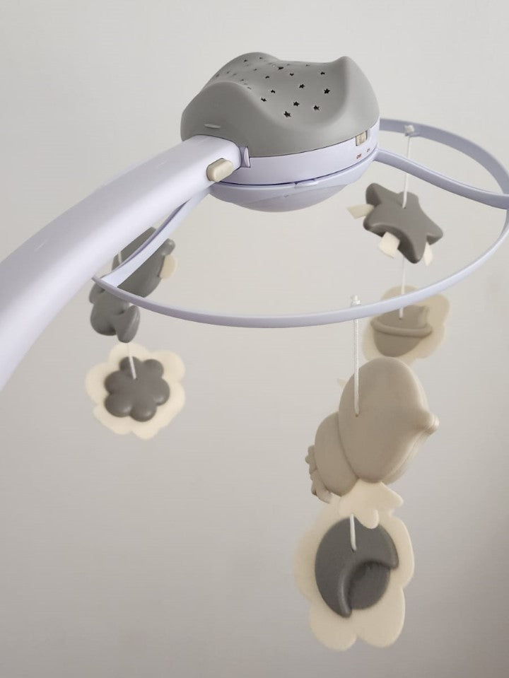 (#PG3091) Móvil para cuna de madera. Marca Infantino