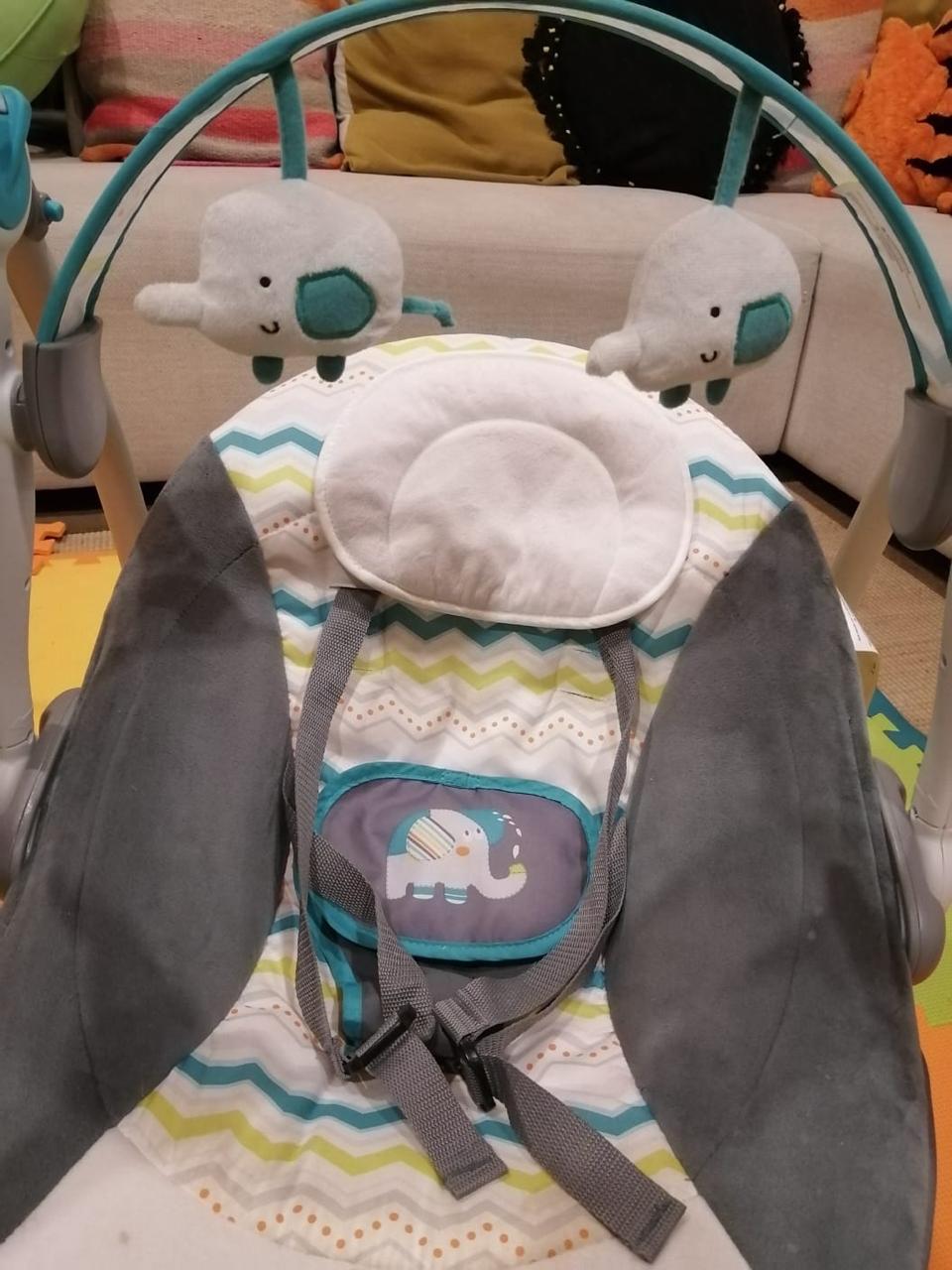 (#PG3098) Mecedora eléctrica. Marca Infanti