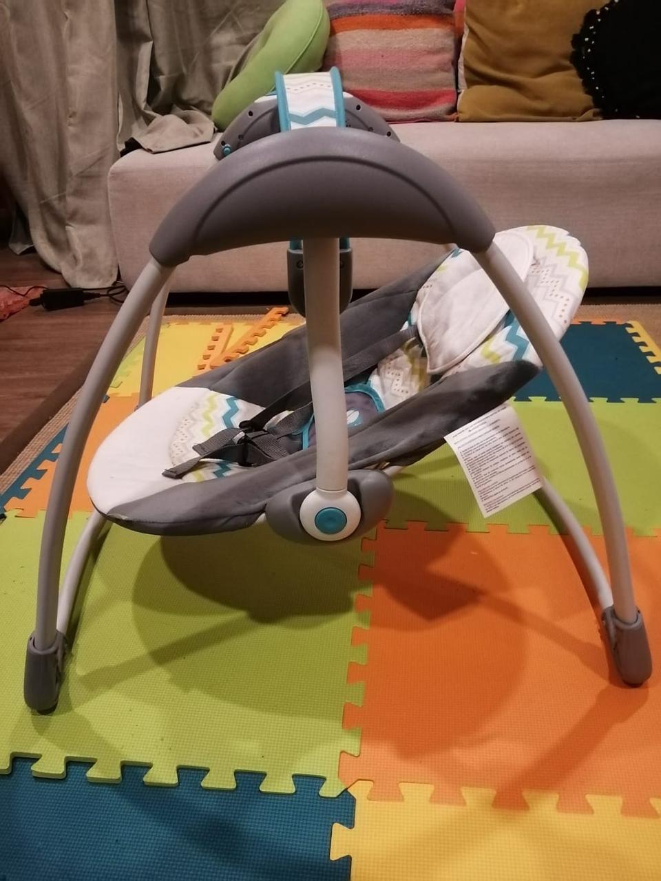 (#PG3098) Mecedora eléctrica. Marca Infanti