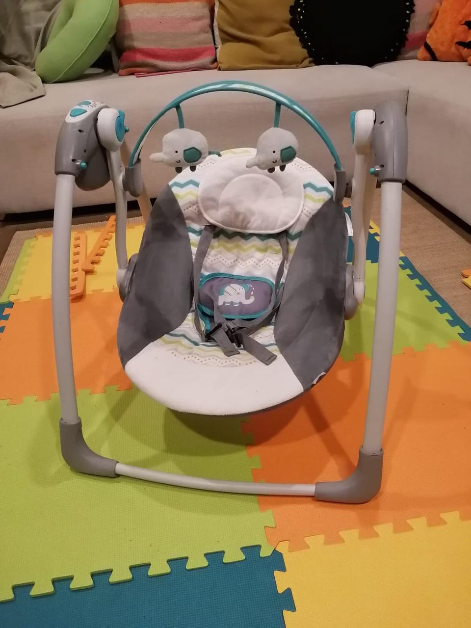 (#PG3098) Mecedora eléctrica. Marca Infanti