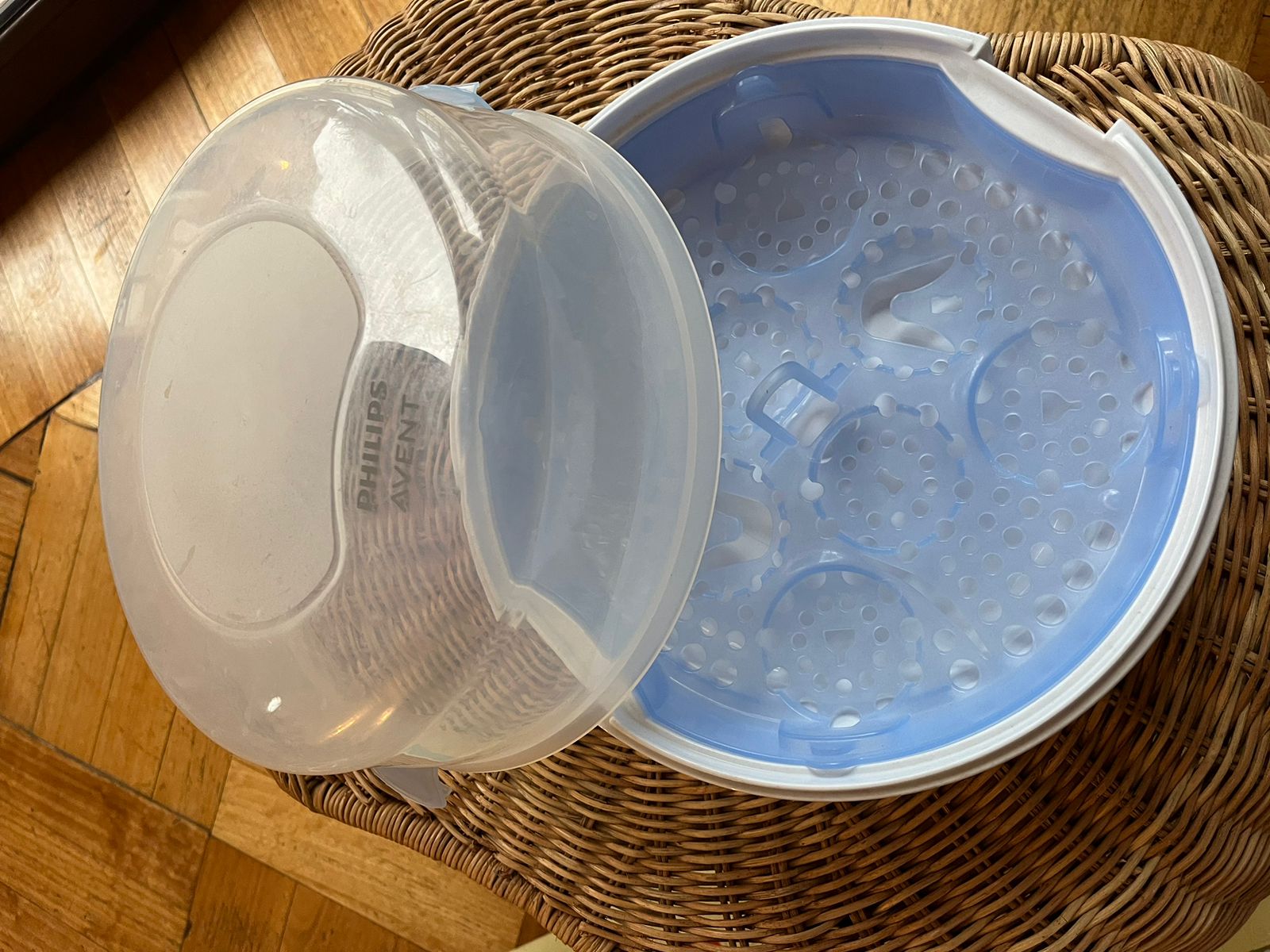 (#PG3131) Esterilizador de mamaderas. Marca Avent