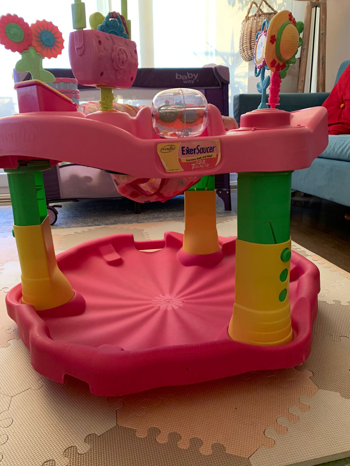 evenflo exersaucer 123 tea for me PG3144) Saltarina estación de juego. Marca Evenflo
