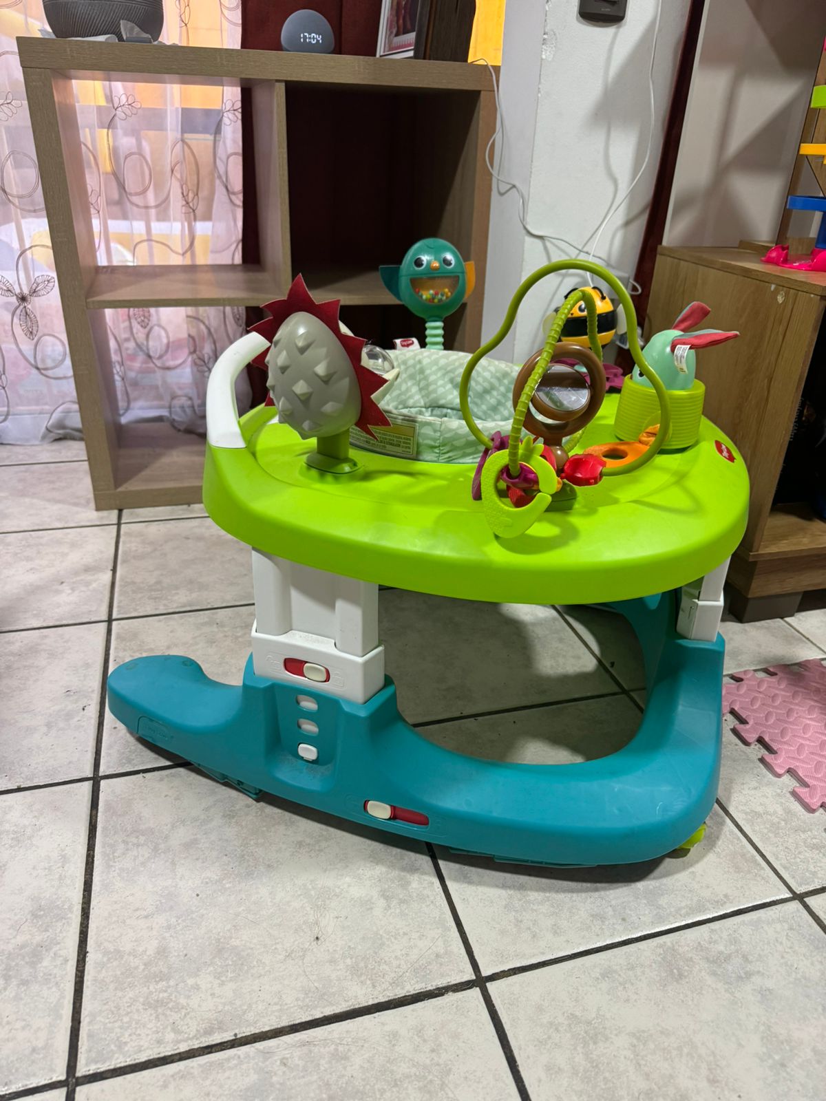 (#PG3160) Centro de actividades 4 en 1 Grow Mobile y Andador. Marca Tiny Love