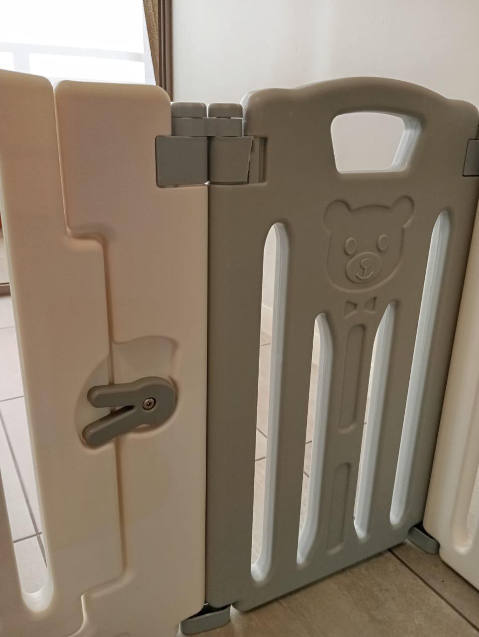 (#PG3184) Corral de plástico plegable. Marca Bebeco