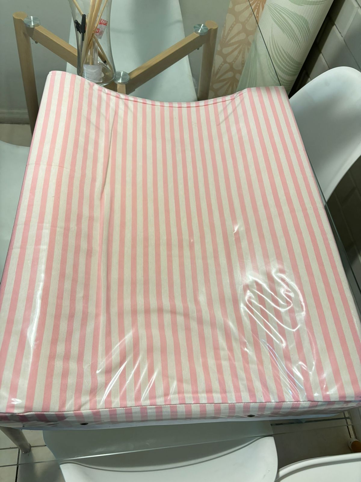 (#PG3185) Mudador Anatómico. Marca Bee Bee